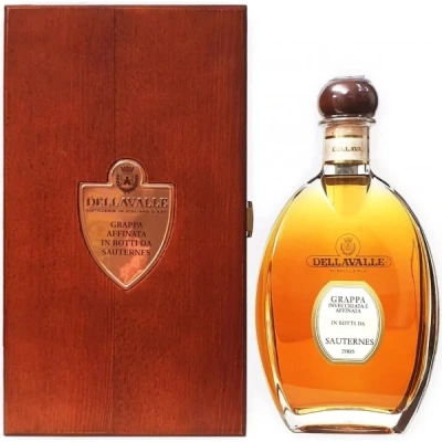 Граппа Dellavalle, Grappa Affinata in botti da Sauternes, 2005, gift box, 0.7 л
